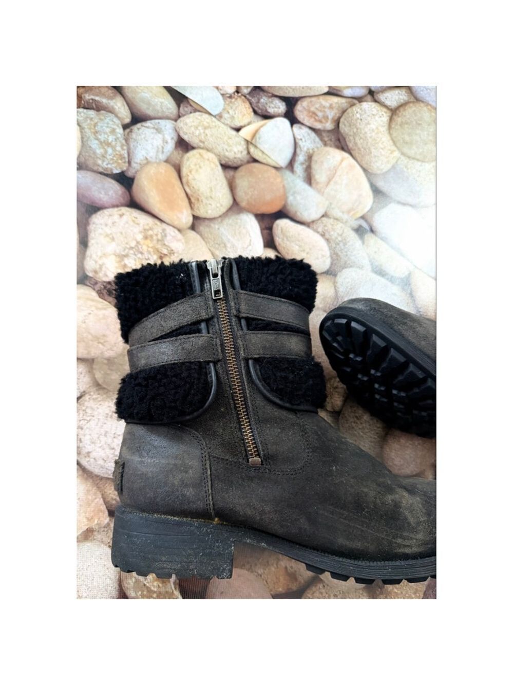 UGG WINTER BOOTS-SIZE 9 - Picture 7 of 9